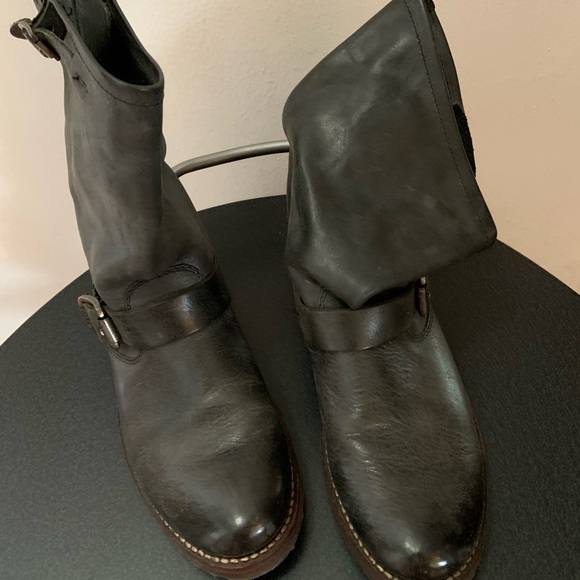 Frye Antiqued Black Veronica Shortie 8B - Picture 1 of 5